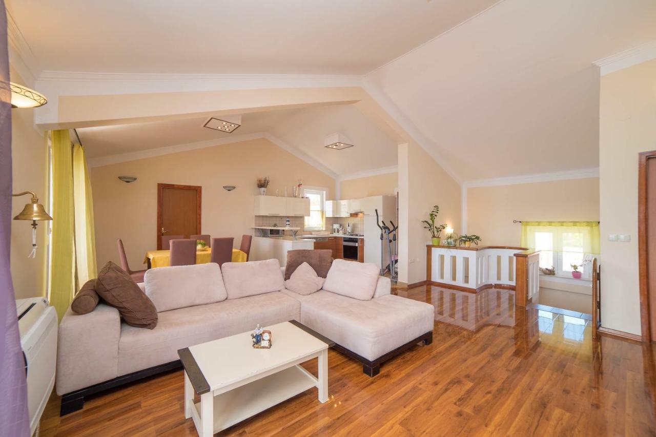Captain'S Apartment Barbat na Rabu 外观 照片